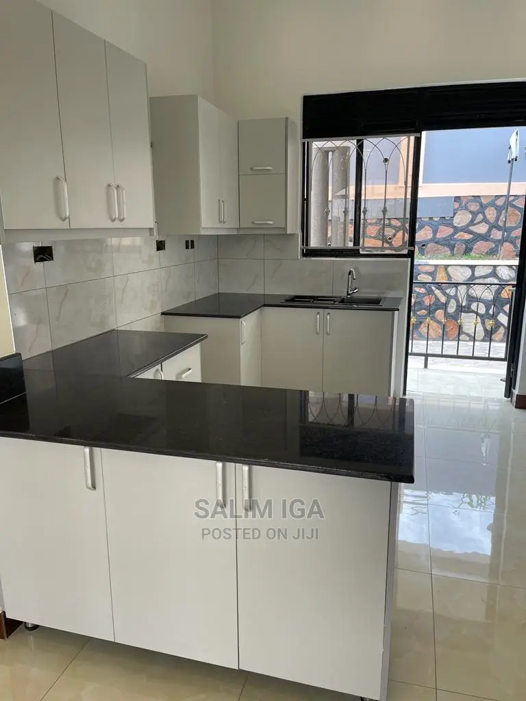 6bdrm Duplex in Kololo Property, Central Division for Sale