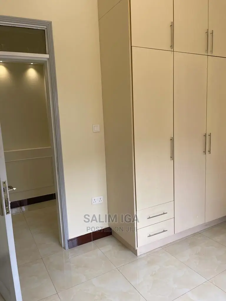 6bdrm Duplex in Kololo Property, Central Division for Sale