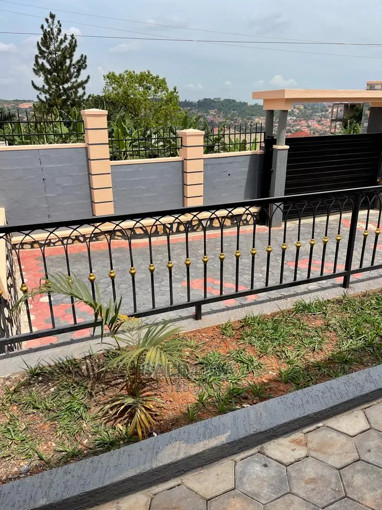 6bdrm Duplex in Kololo Property, Central Division for Sale