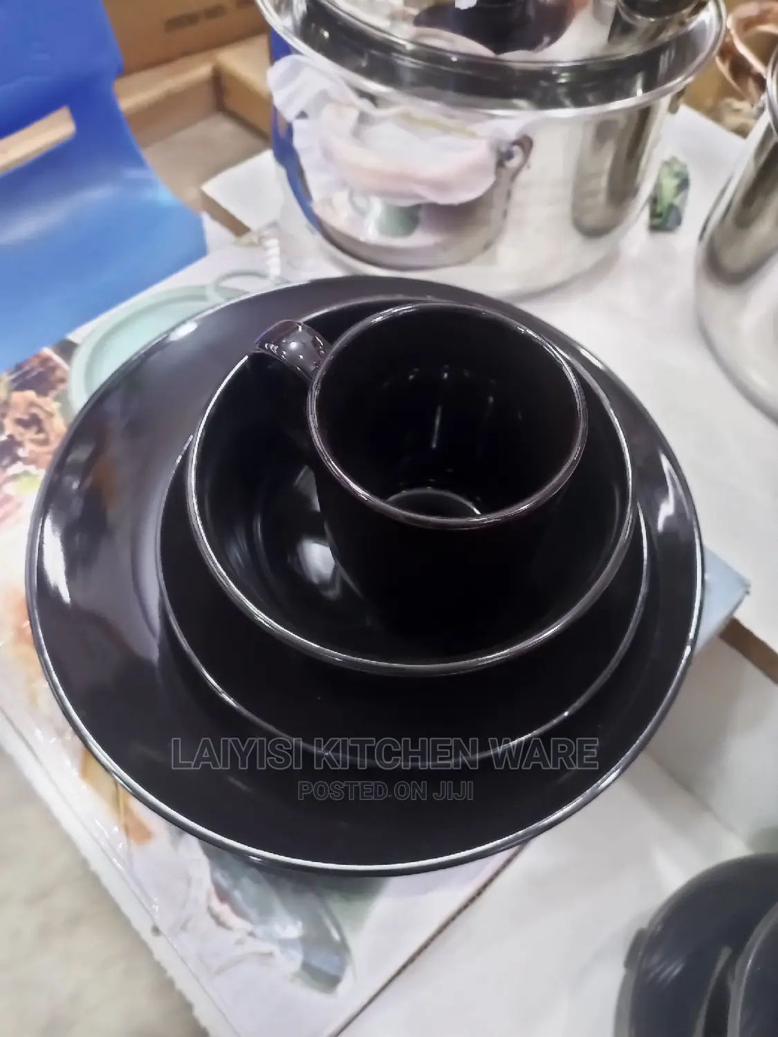 16pieces Black Dinner Set 4cups,4plates,4bowels,4sideplates