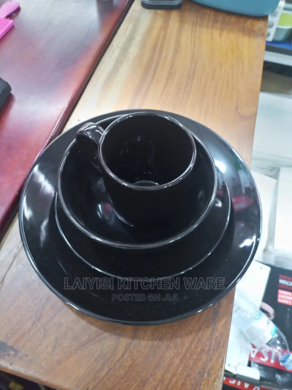 16pieces Black Dinner Set 4cups,4plates,4bowels,4sideplates