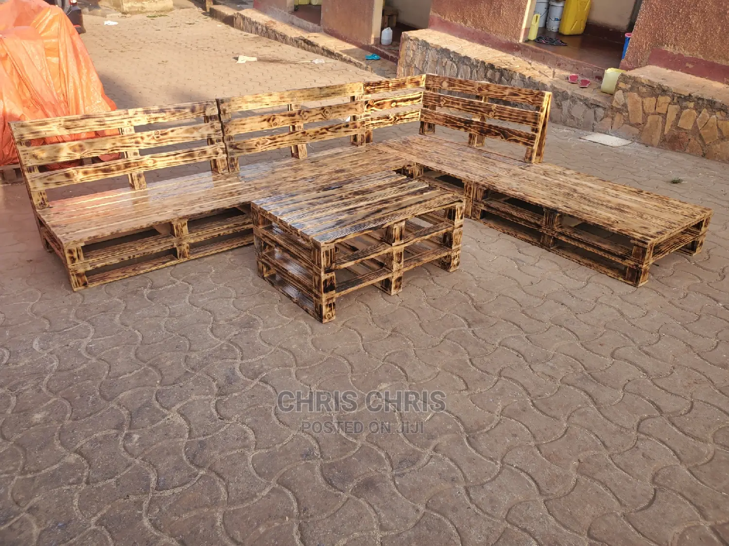 L Shape Pallet Chairs