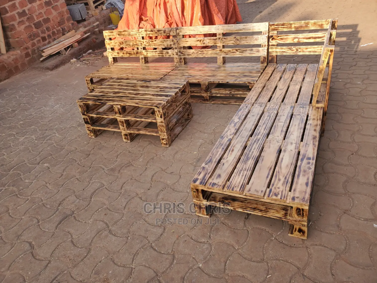 L Shape Pallet Chairs