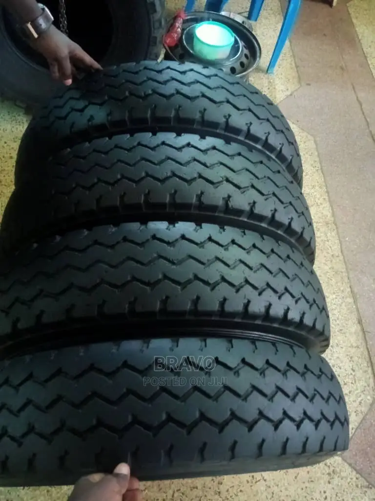 7.50-16 USED TYRES DUNLOP for Canter, Isuzu Elf, Ambulance