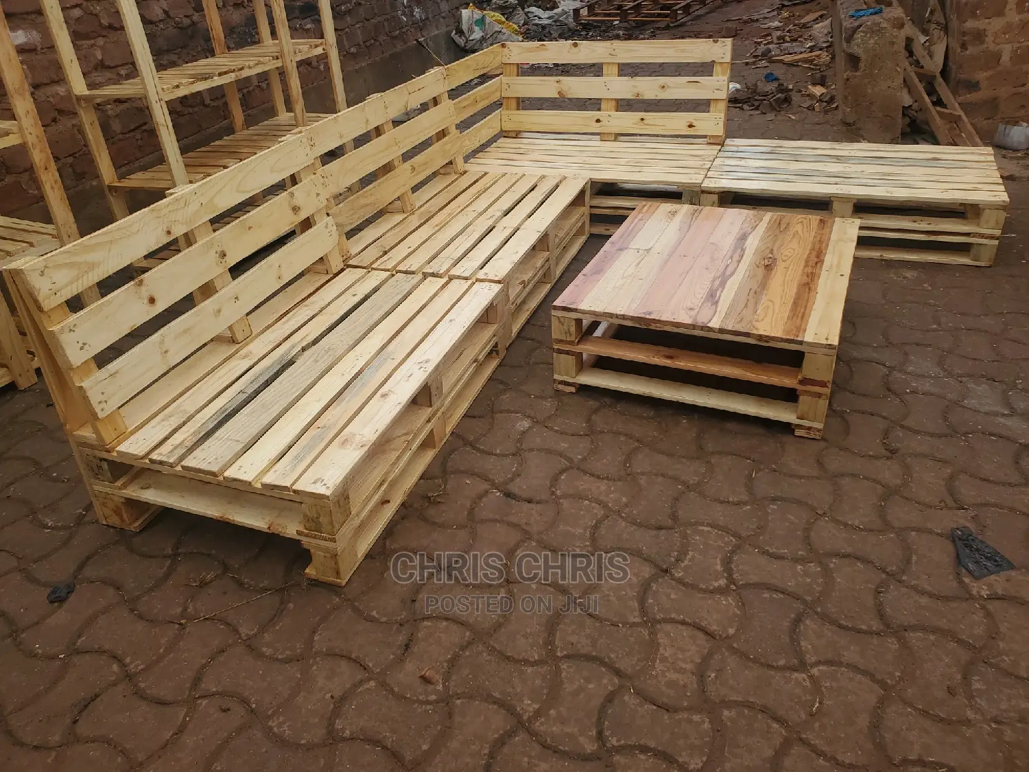 L Shape Pallet Chairs