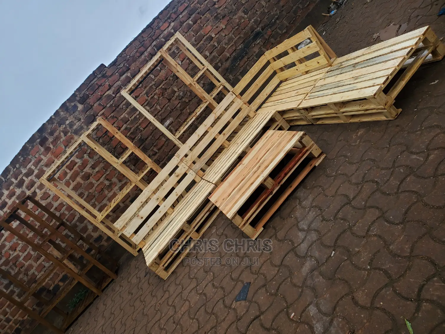 L Shape Pallet Chairs