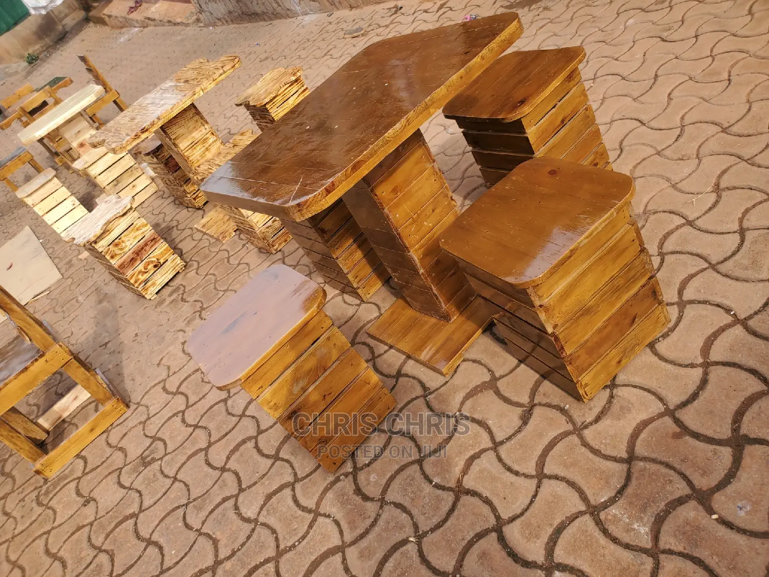Pallet Dining Stools and Chairs