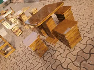 Pallet Dining Stools and Chairs