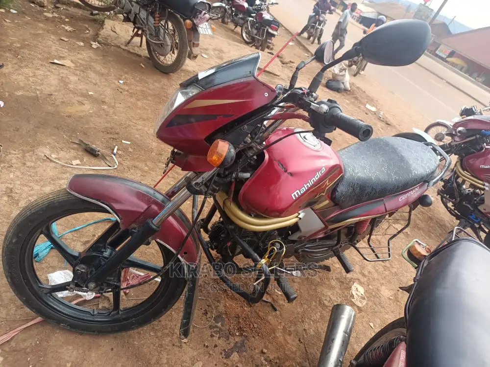 Mahindra Centuro 2018 Red