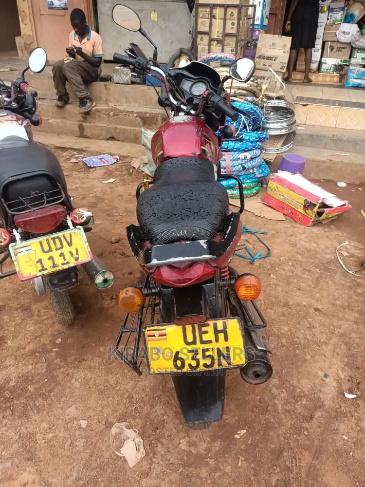 Mahindra Centuro 2018 Red