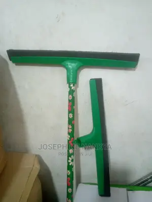 Squeezer Green Colour