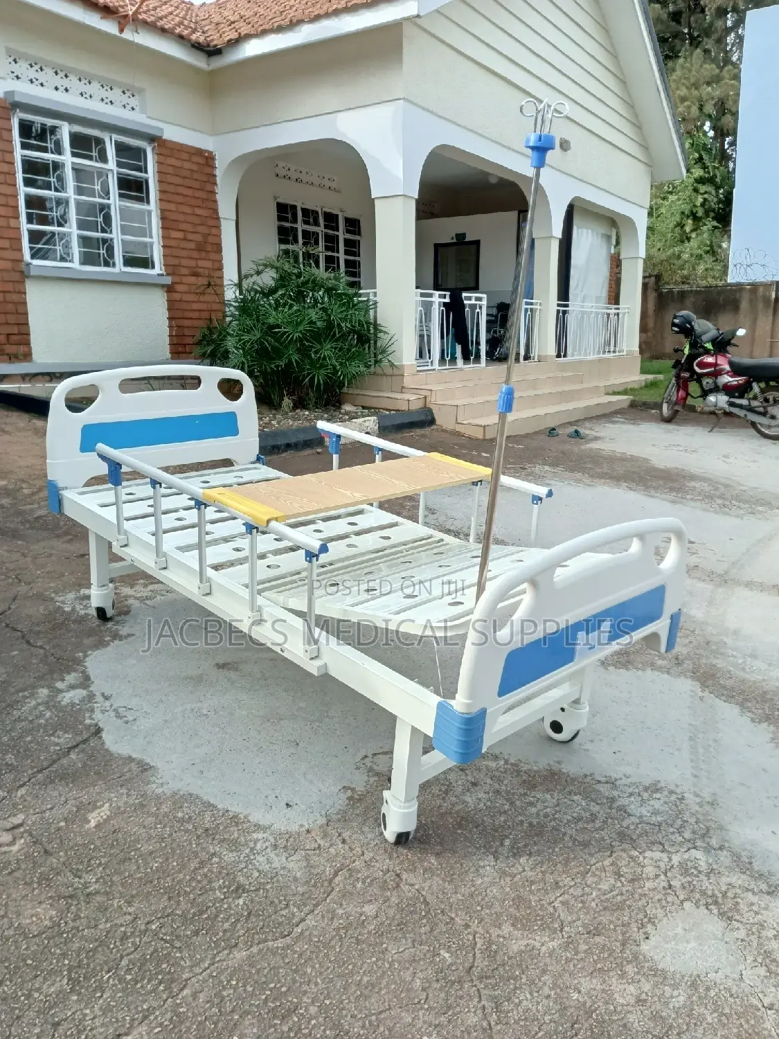 Hospital Bed With Dripstand at Promotion Price
