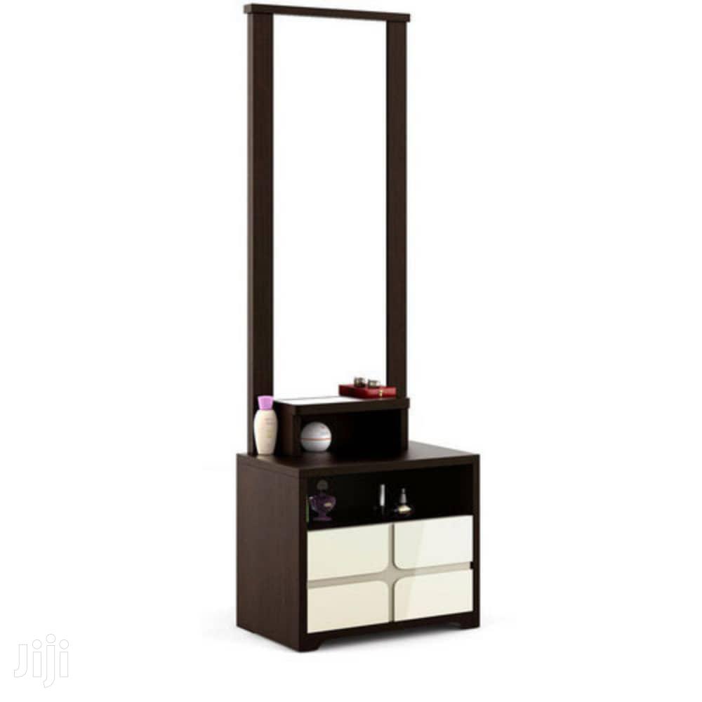 Flat Dressing Mirror