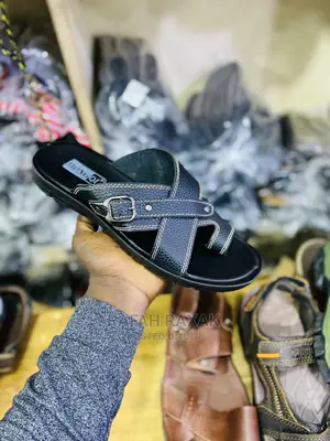 Classic Men’S Sandals