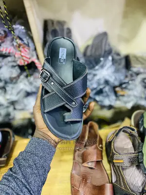 Classic Men’S Sandals