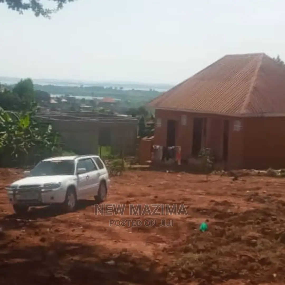 Very Beautiful Plot With Lake View Quicksale After Munyonyo