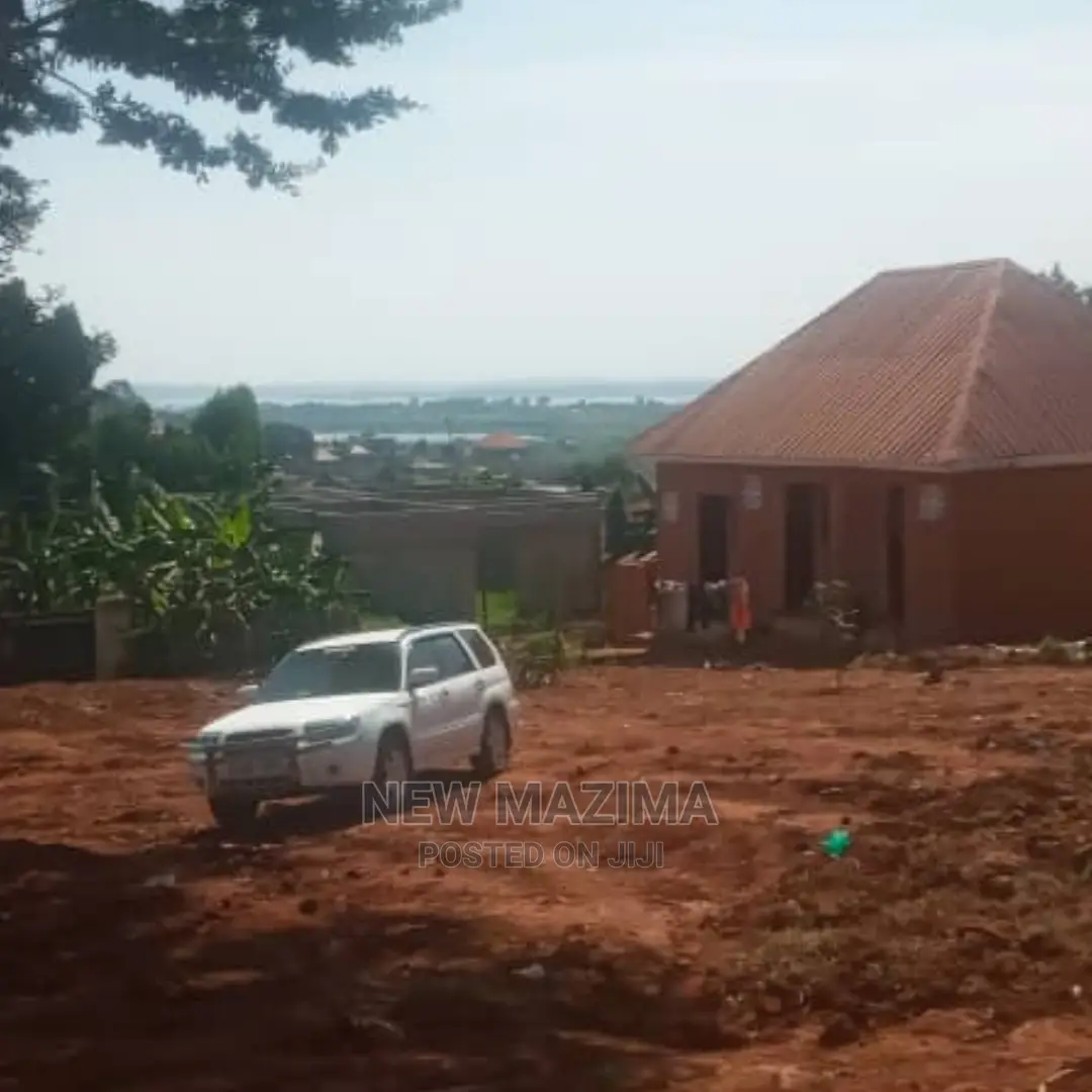 Very Beautiful Plot With Lake View Quicksale After Munyonyo