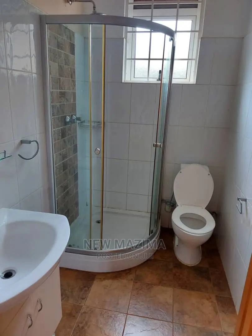 5bdrm Maisonette in Buziga Heights, Central Division for Sale