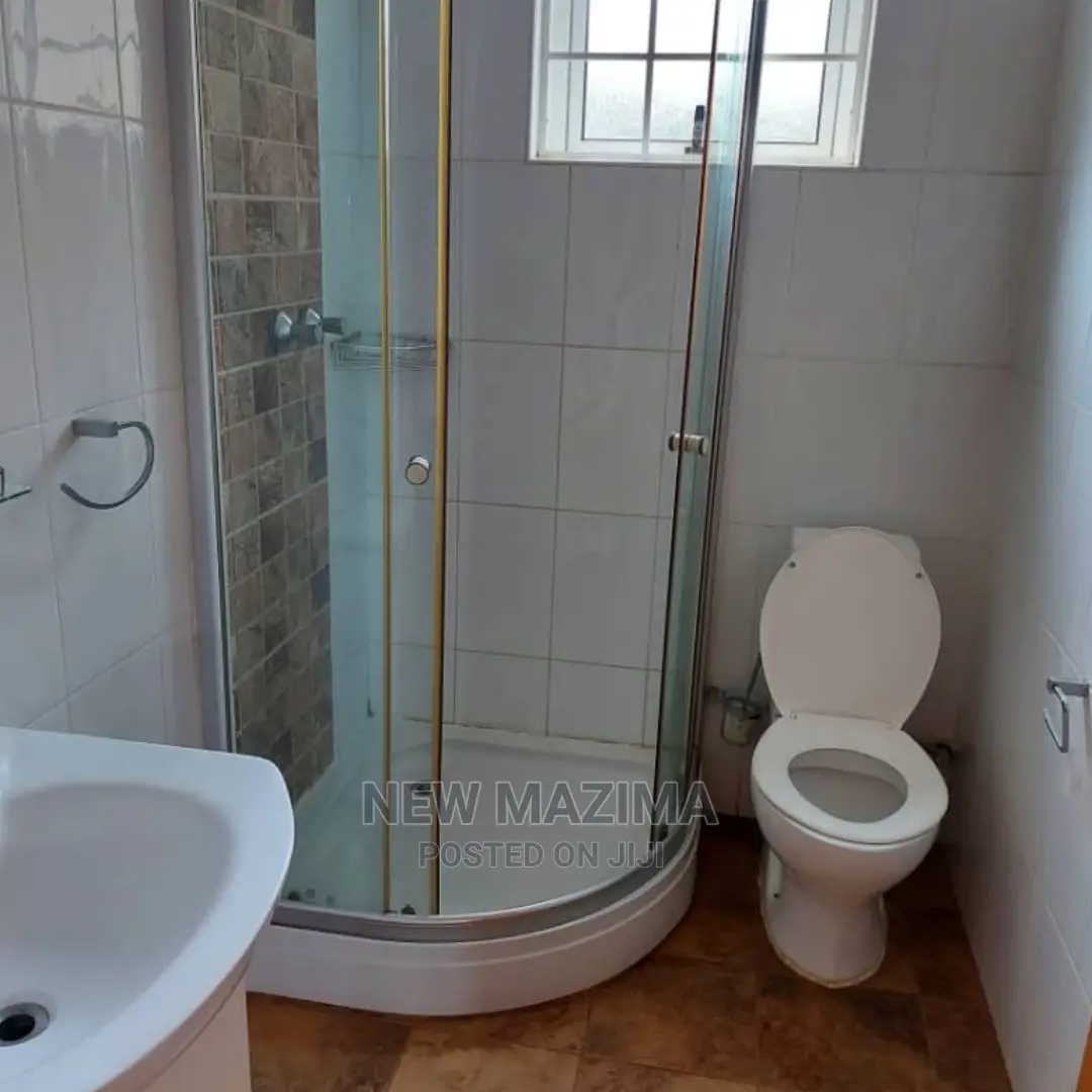 5bdrm Maisonette in Buziga Heights, Central Division for Sale