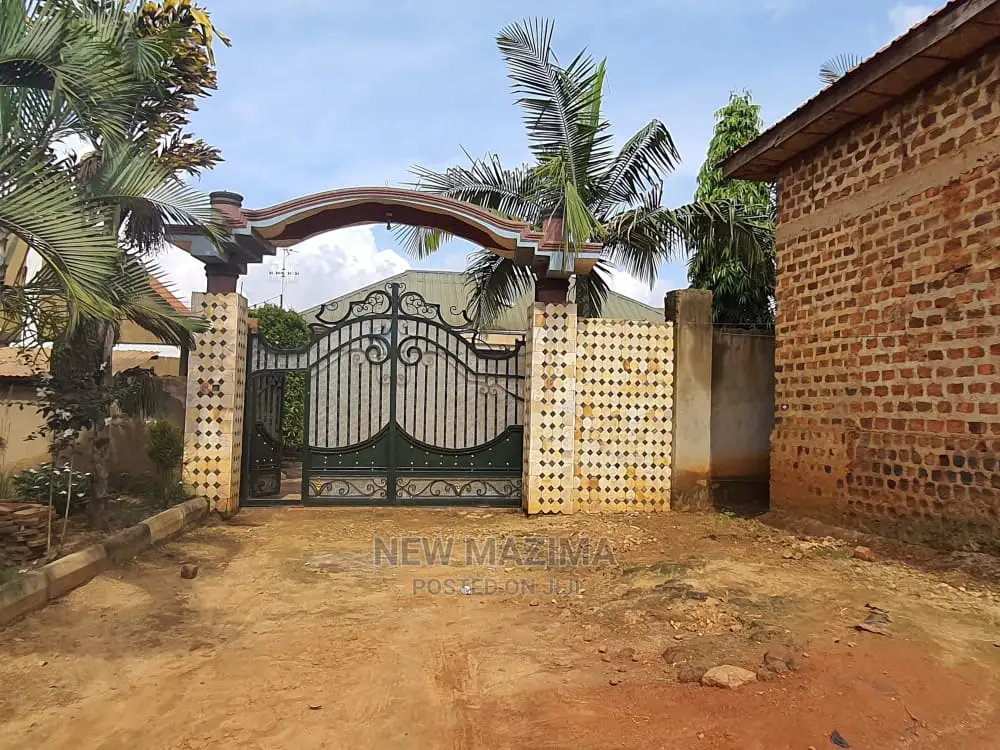 2bdrm House in Kibiri Gangu, Central Division for Sale