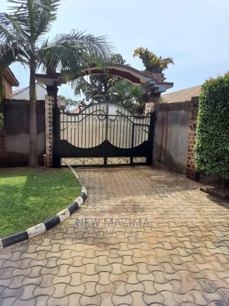 2bdrm House in Kibiri Gangu, Central Division for Sale