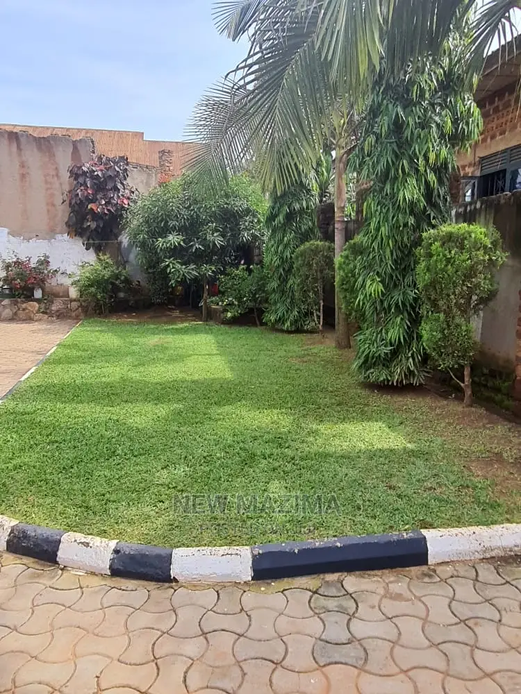 2bdrm House in Kibiri Gangu, Central Division for Sale