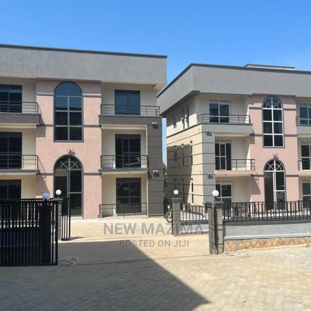 6bdrm Block of Flats in Muyenga Heights, Central Division for Sale