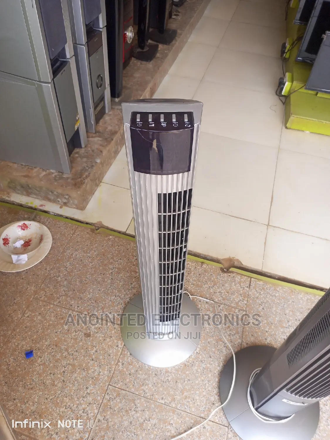 Smile Tower Fan With a Remote