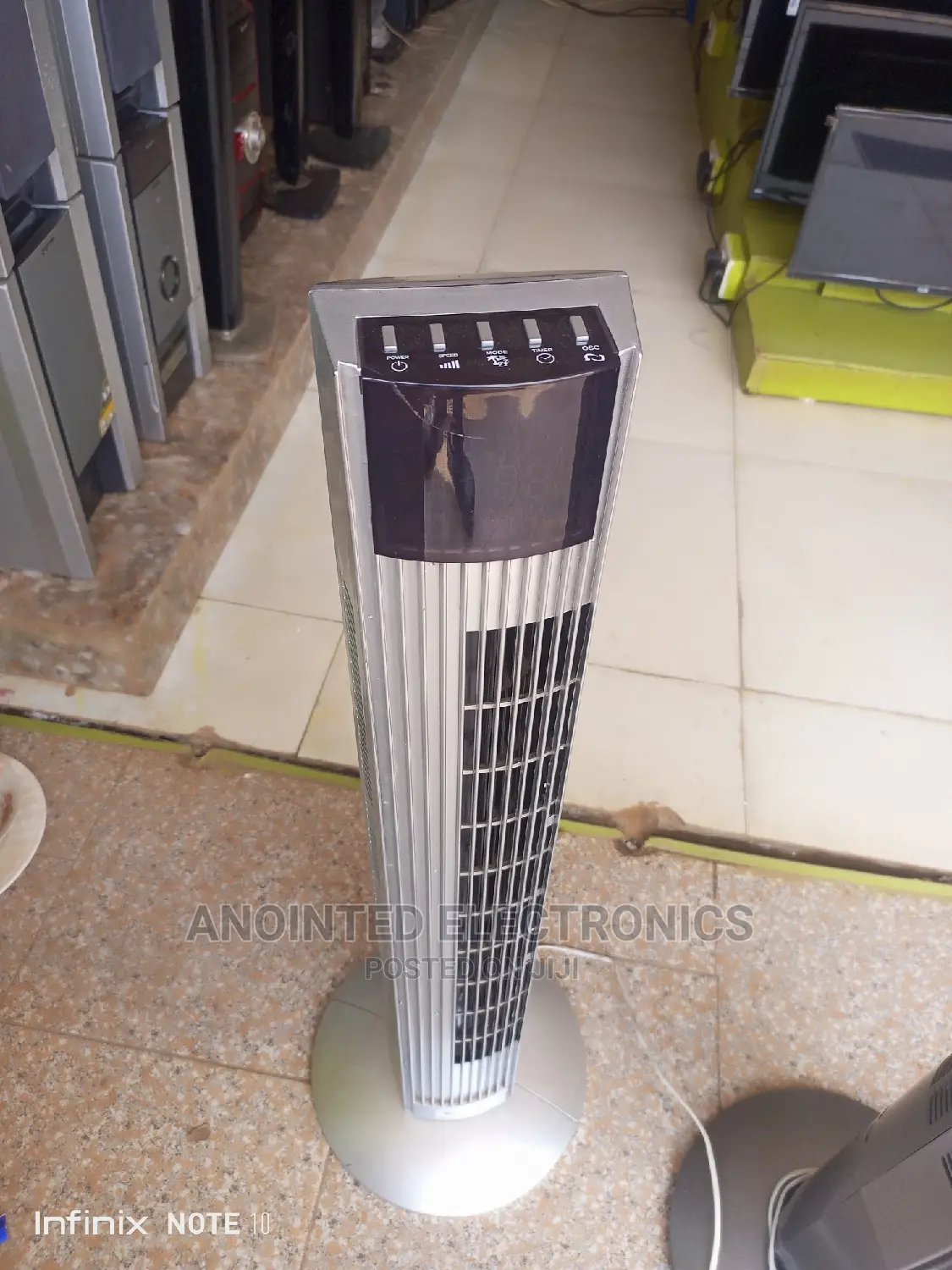 Smile Tower Fan With a Remote
