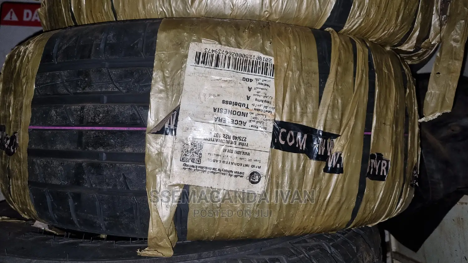 275/40r22 Accelera