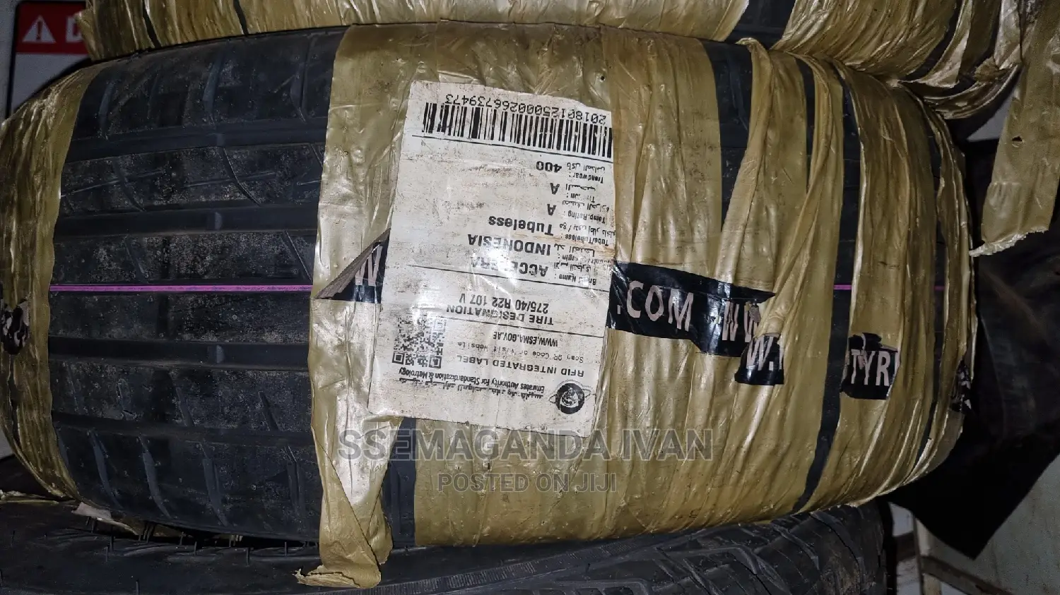 275/40r22 Accelera