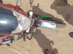 Mahindra Centuro 2017 Red