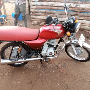 Bajaj Boxer 2023 Pink