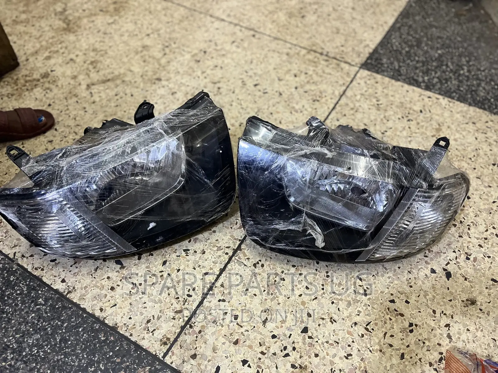 Mitsubishi L200 2006 - 2013 Headlights