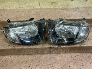 Mitsubishi L200 2006 - 2013 Headlights