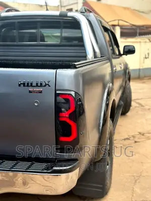 Hilux Vigo Smoked Black Taillights