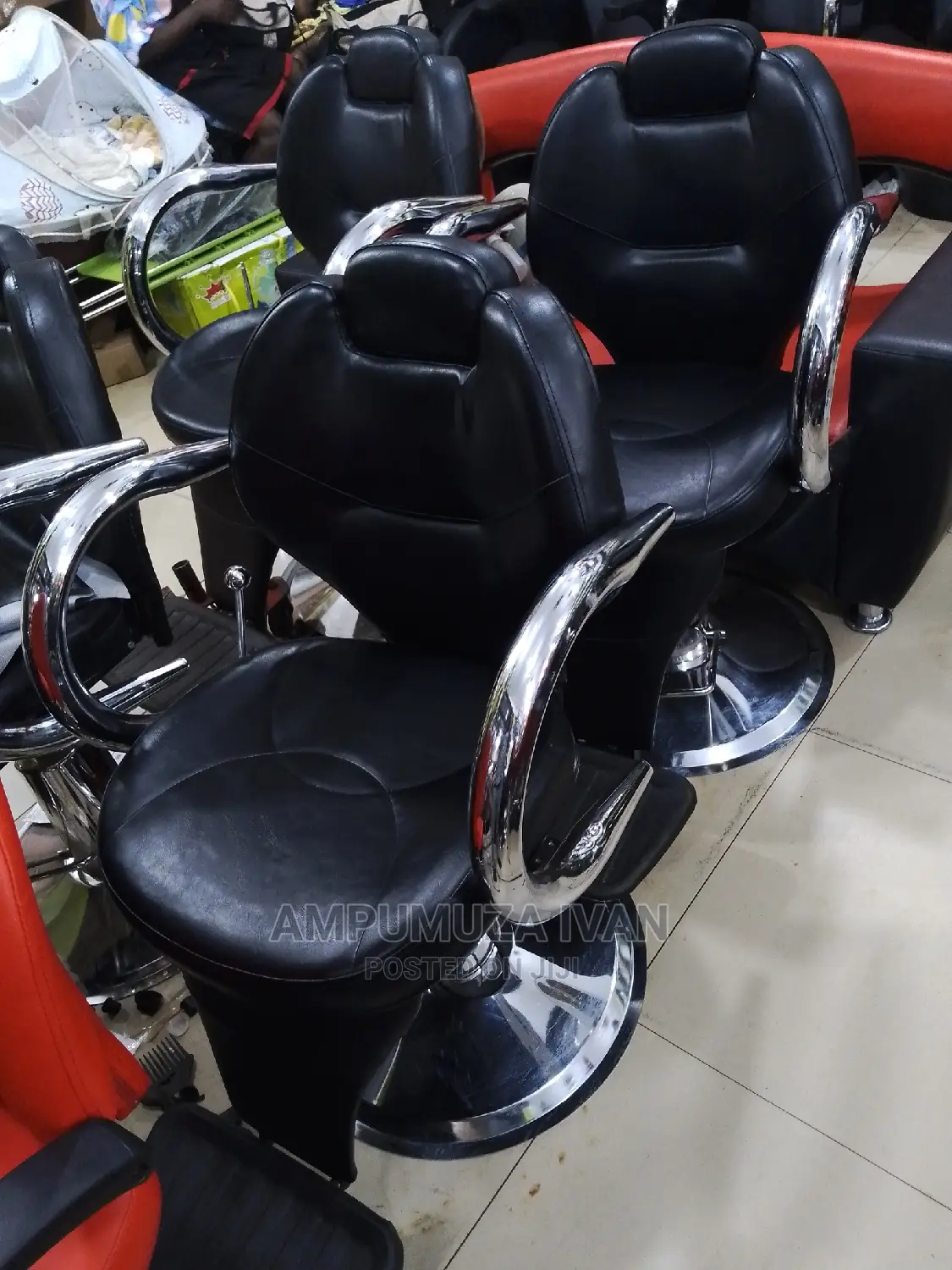 Medium Barber Chair