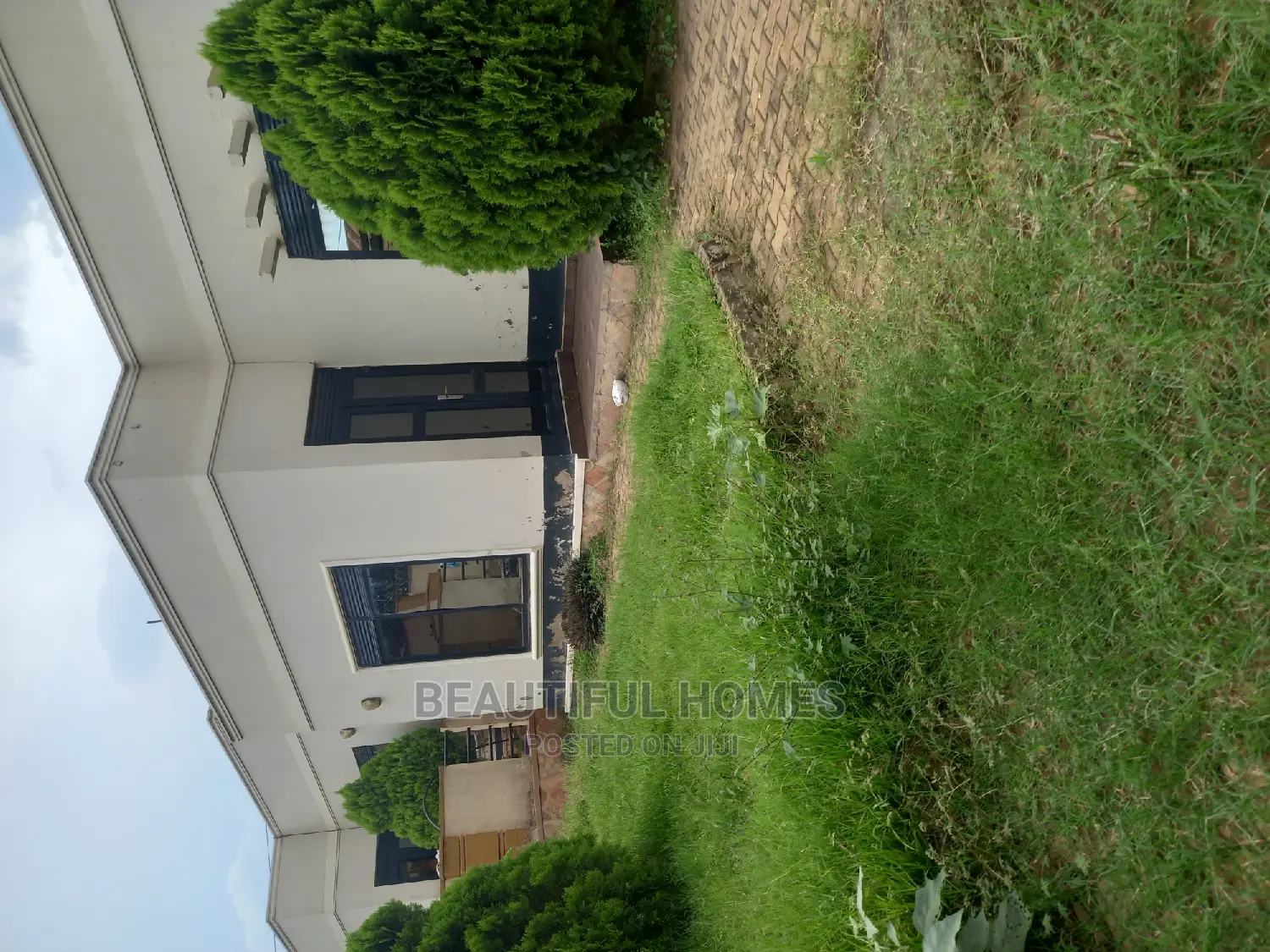 Furnished 3bdrm House in Kira for Sale