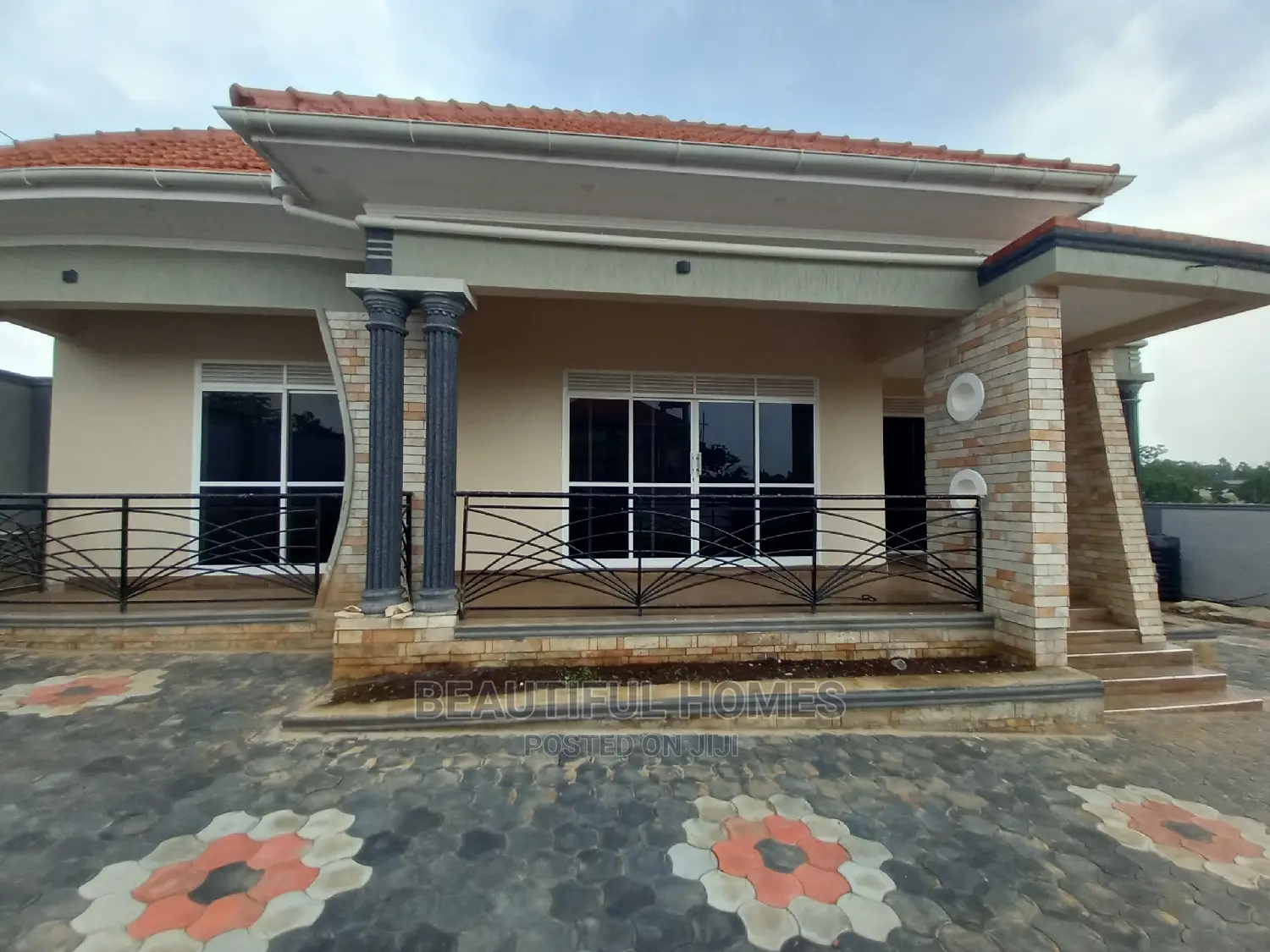 Furnished 4bdrm House in Kira for Sale