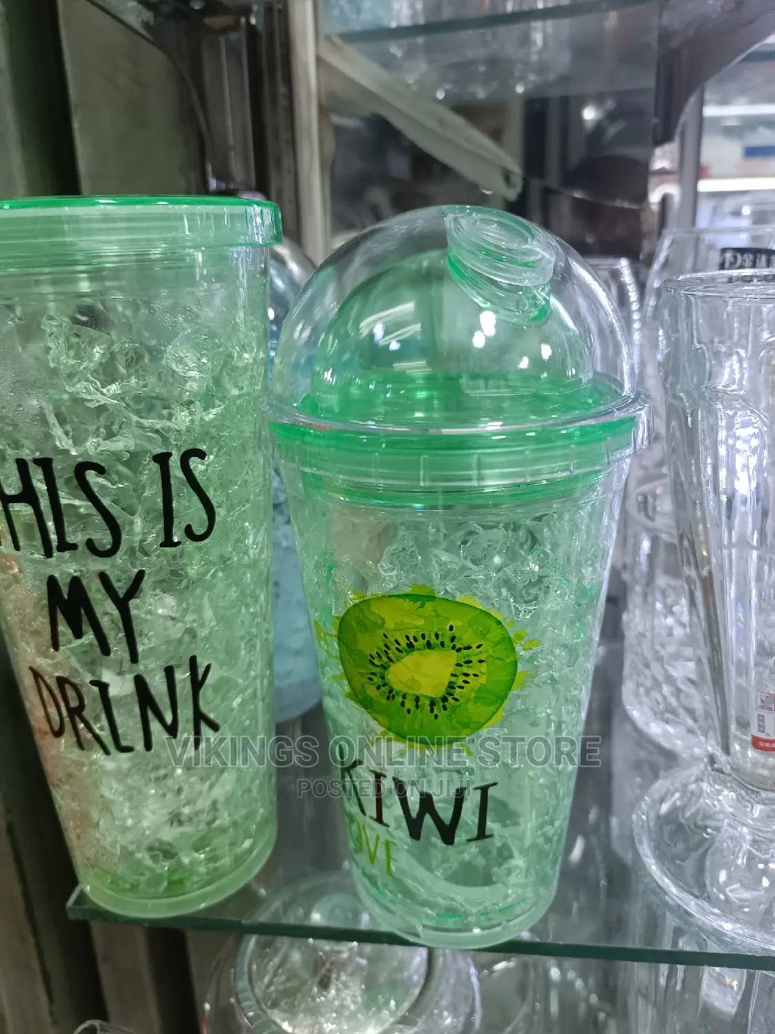 Plastic Glass With Lid and Straw,