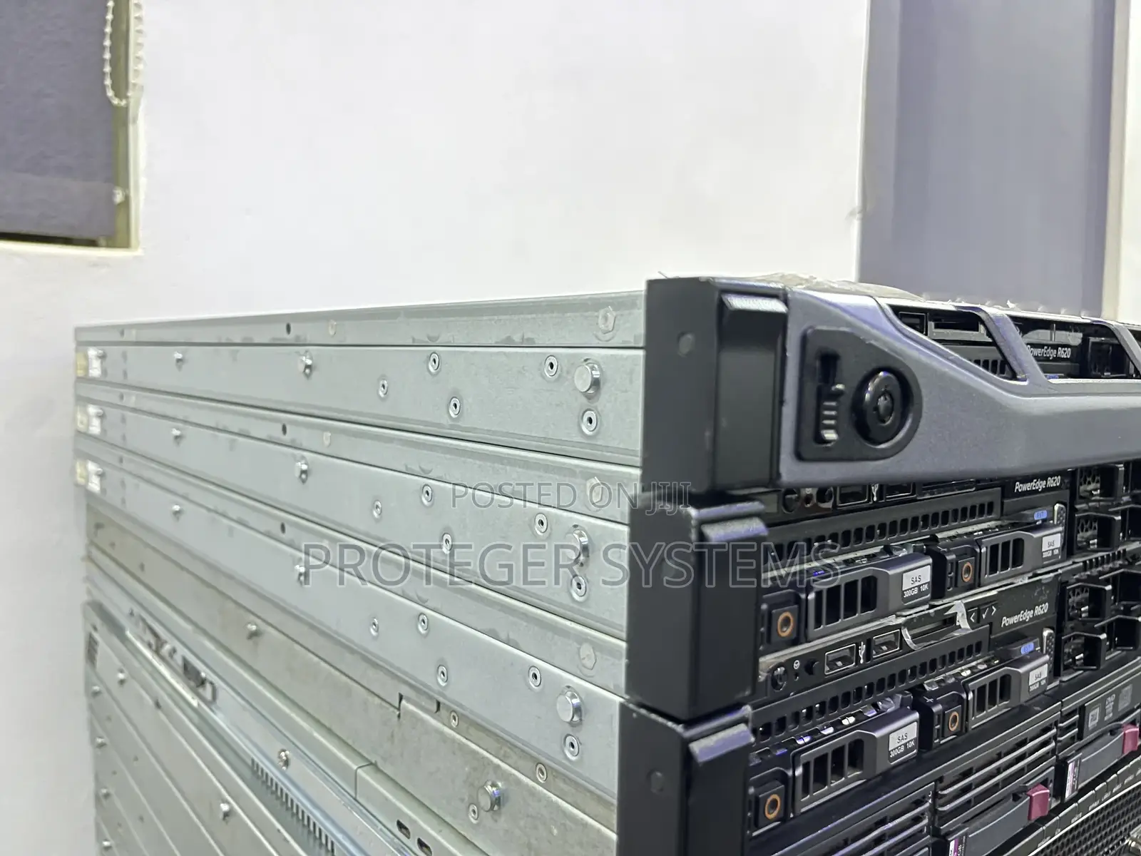 Server Dell PowerEdge R620 32GB Intel Xeon HDD+SSD 640GB