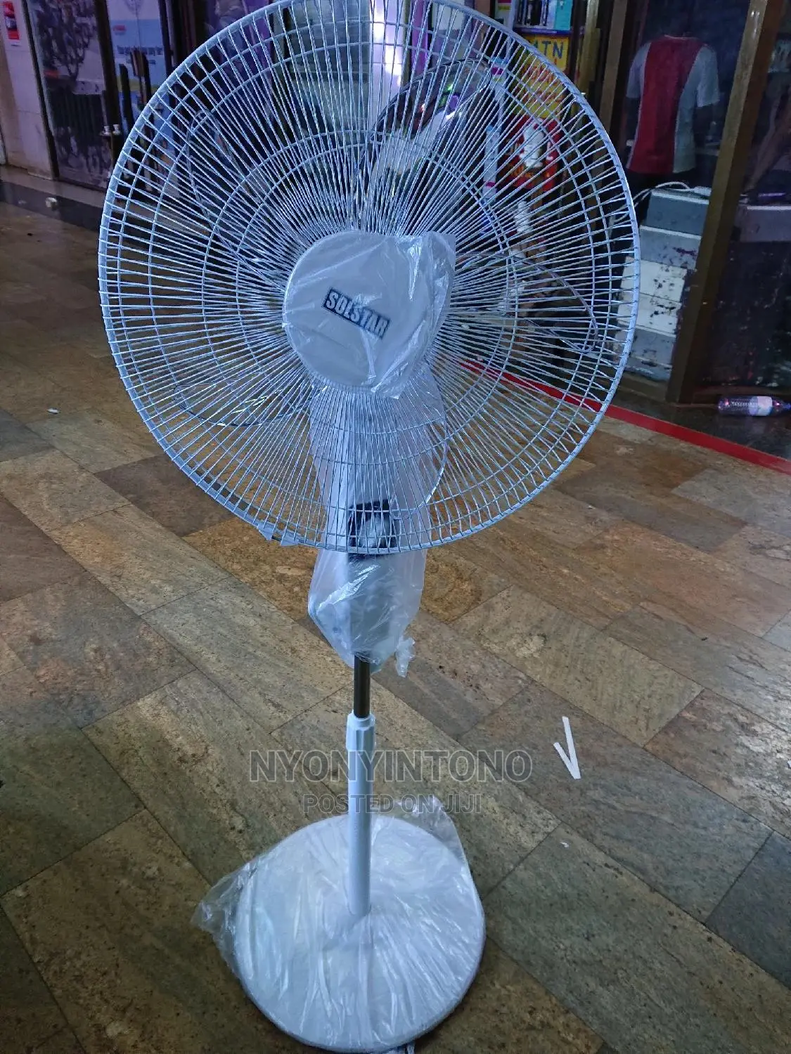 Solstar 18" Stand Fan With a Very Powerful Durable Motor