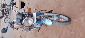 TVS HLX Plus ES 2018 Red