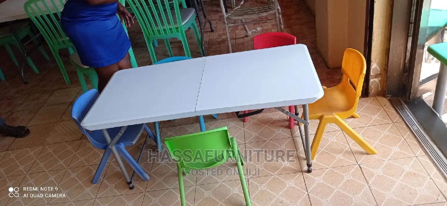 Foldable Kids Reading Table
