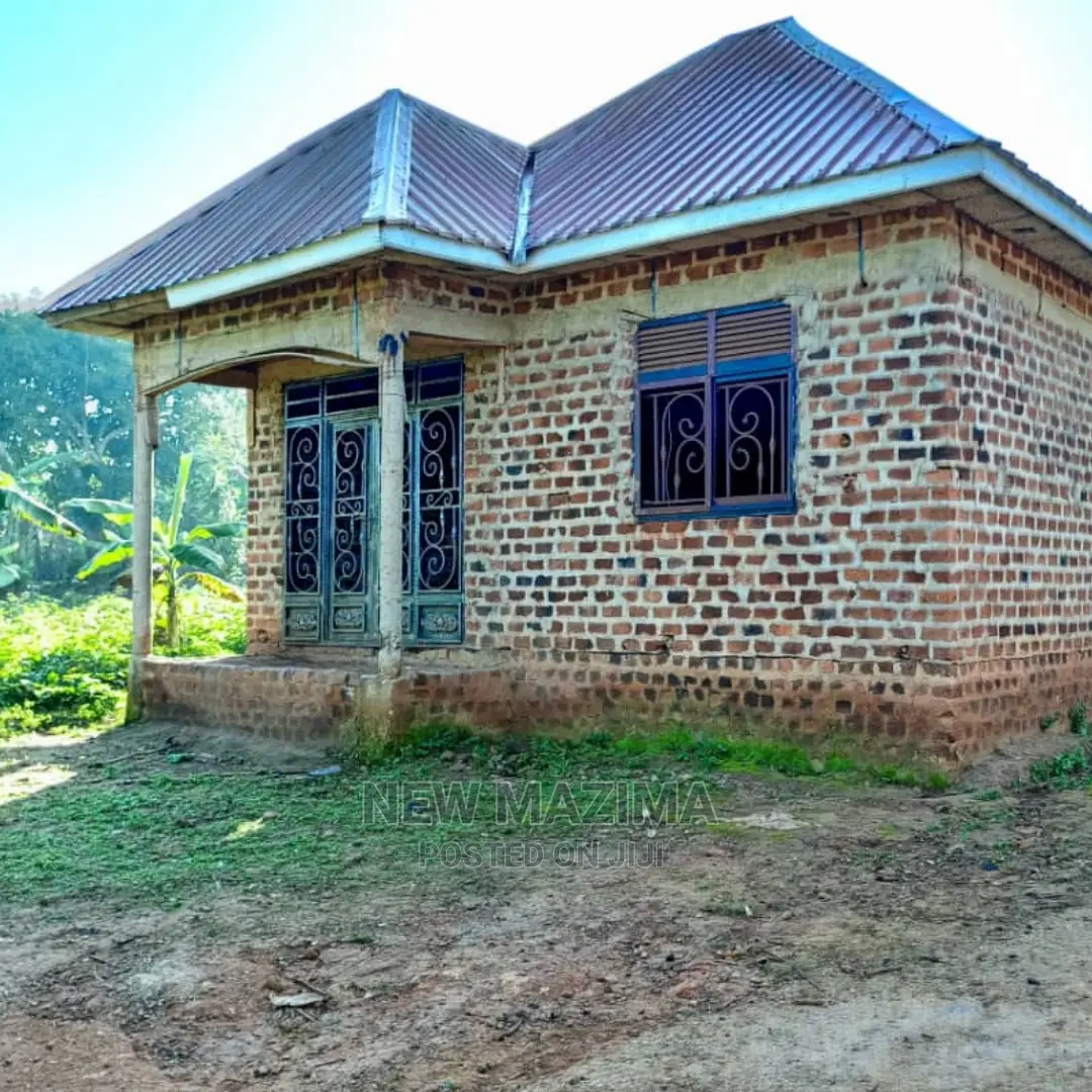2bdrm House in Matuga Sanga, Central Division for Sale