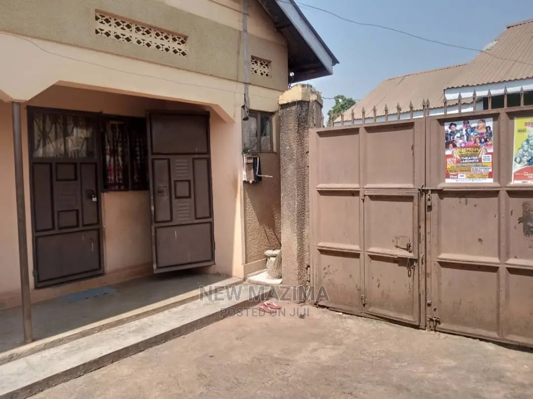 4bdrm House in Najjanankumbi Along, Central Division for Sale