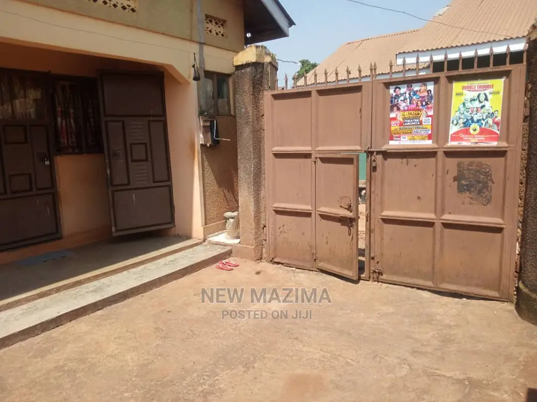 4bdrm House in Najjanankumbi Along, Central Division for Sale