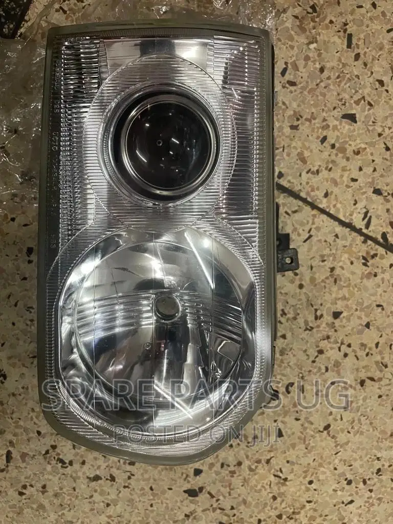 Nissan Terano Headlight