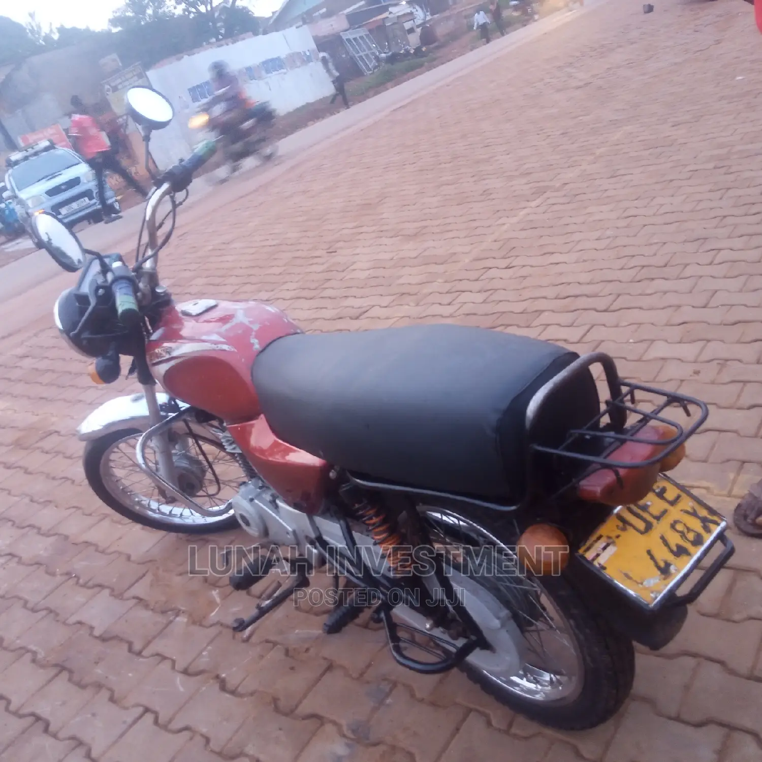 Bajaj Boxer 2020 Brown