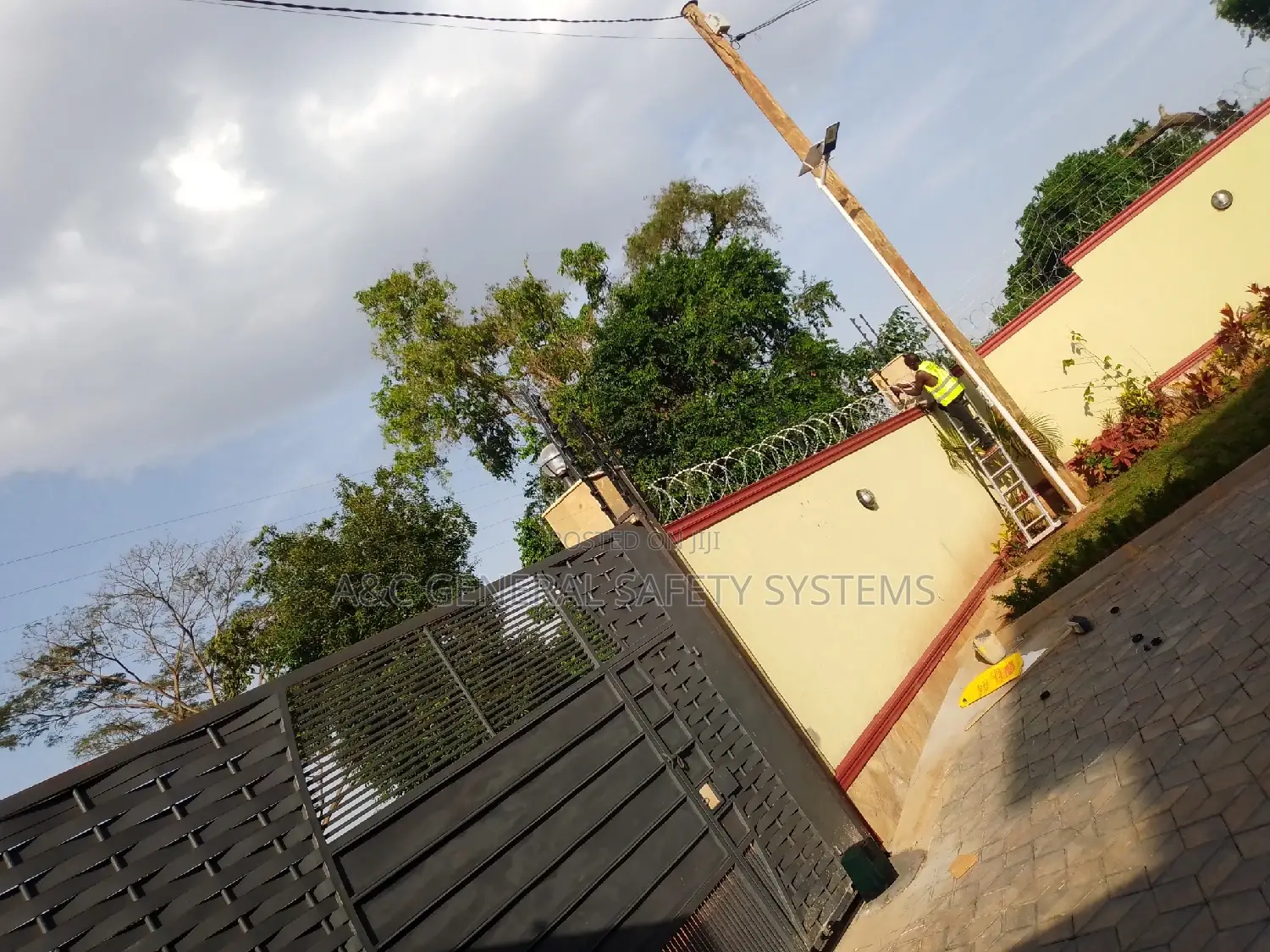 Solar Security Street Light Dark Fighter Genuine Quality